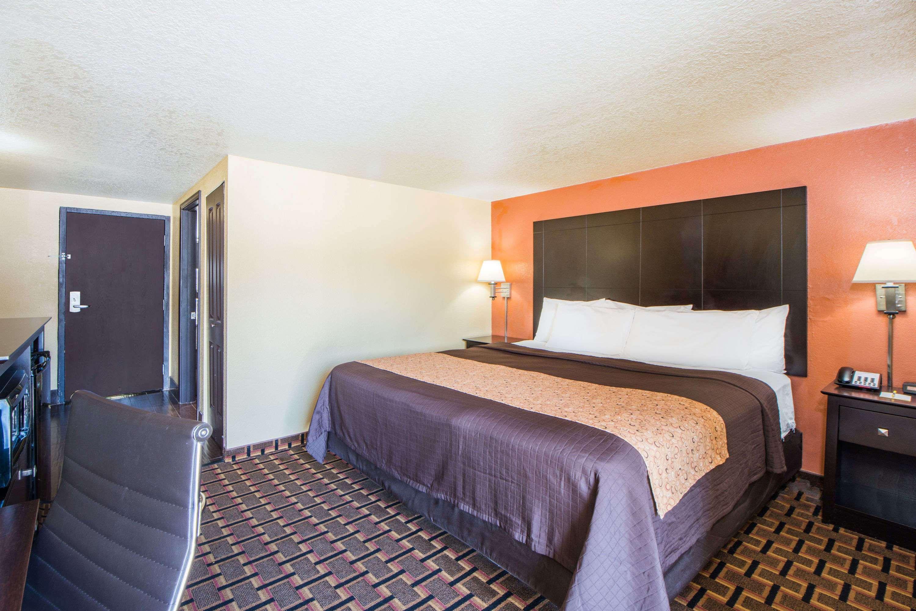 Days Inn By Wyndham Joplin Eksteriør billede